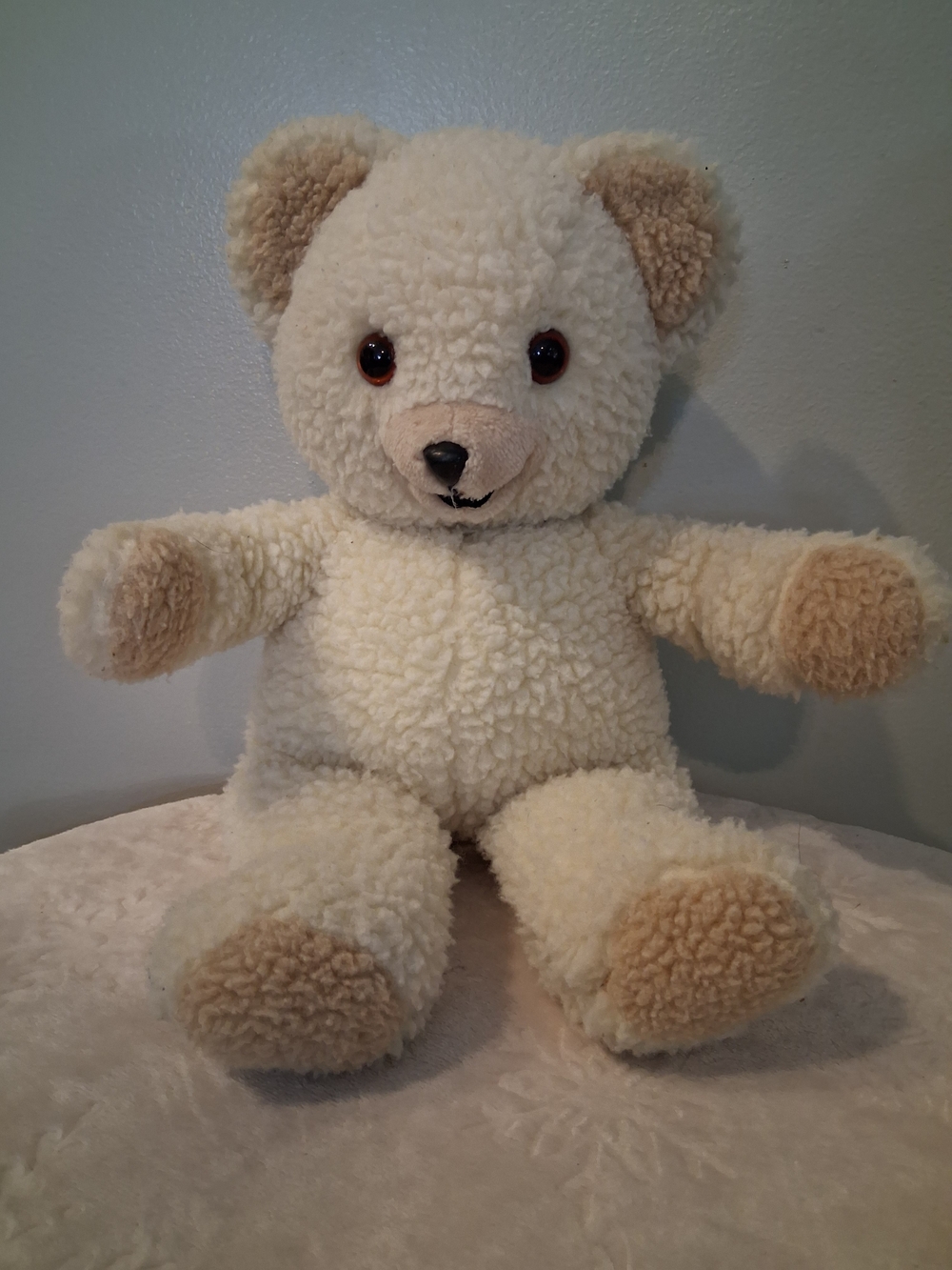 Russ vintage 1986 Russ Berrie Snuggle fabric softener plush bear.
